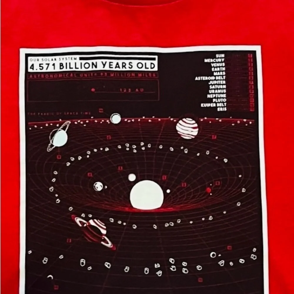 Old Navy casual red T-shirt Boys S(6-7) graphic design Solar System round neck